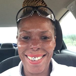 Meet your Posher, Davina